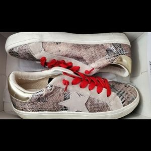 STEVE MADDEN PHILOSPHY SNEAKERS SIZE 8.5